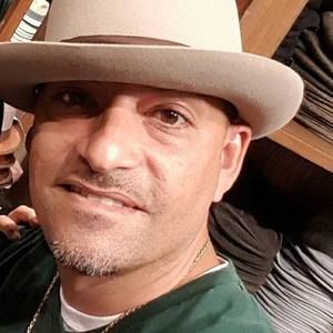 Meet your Posher, Joel