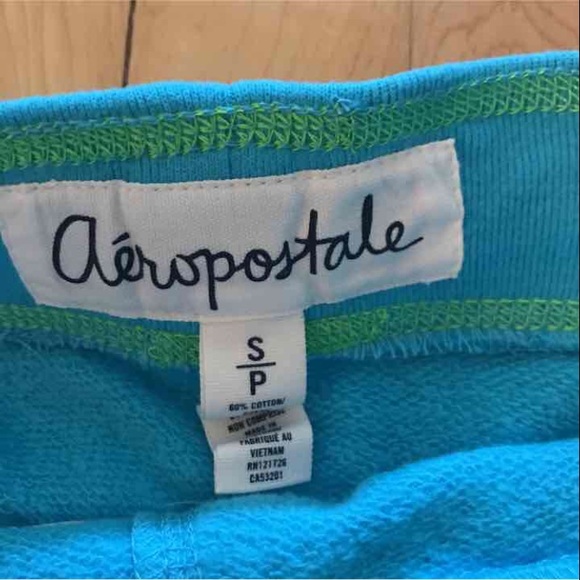 Shorts - Picture 2 of 3