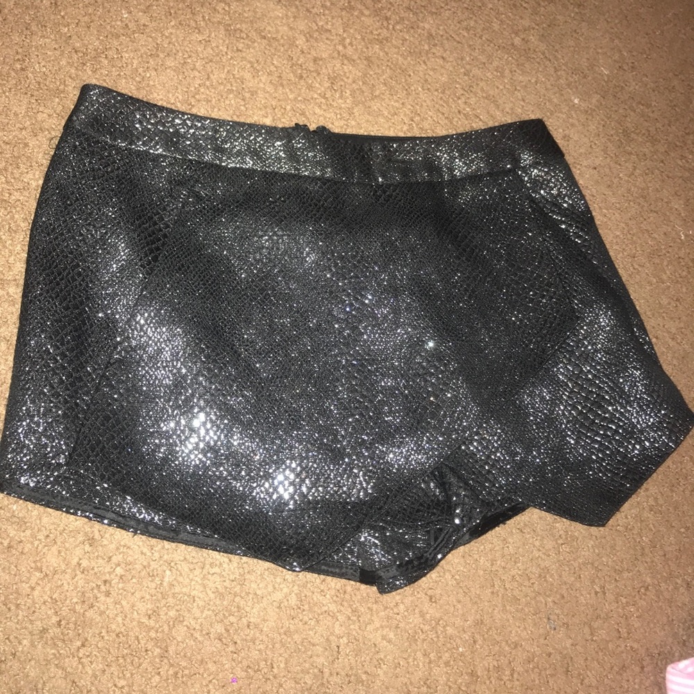 Black and silver skort
