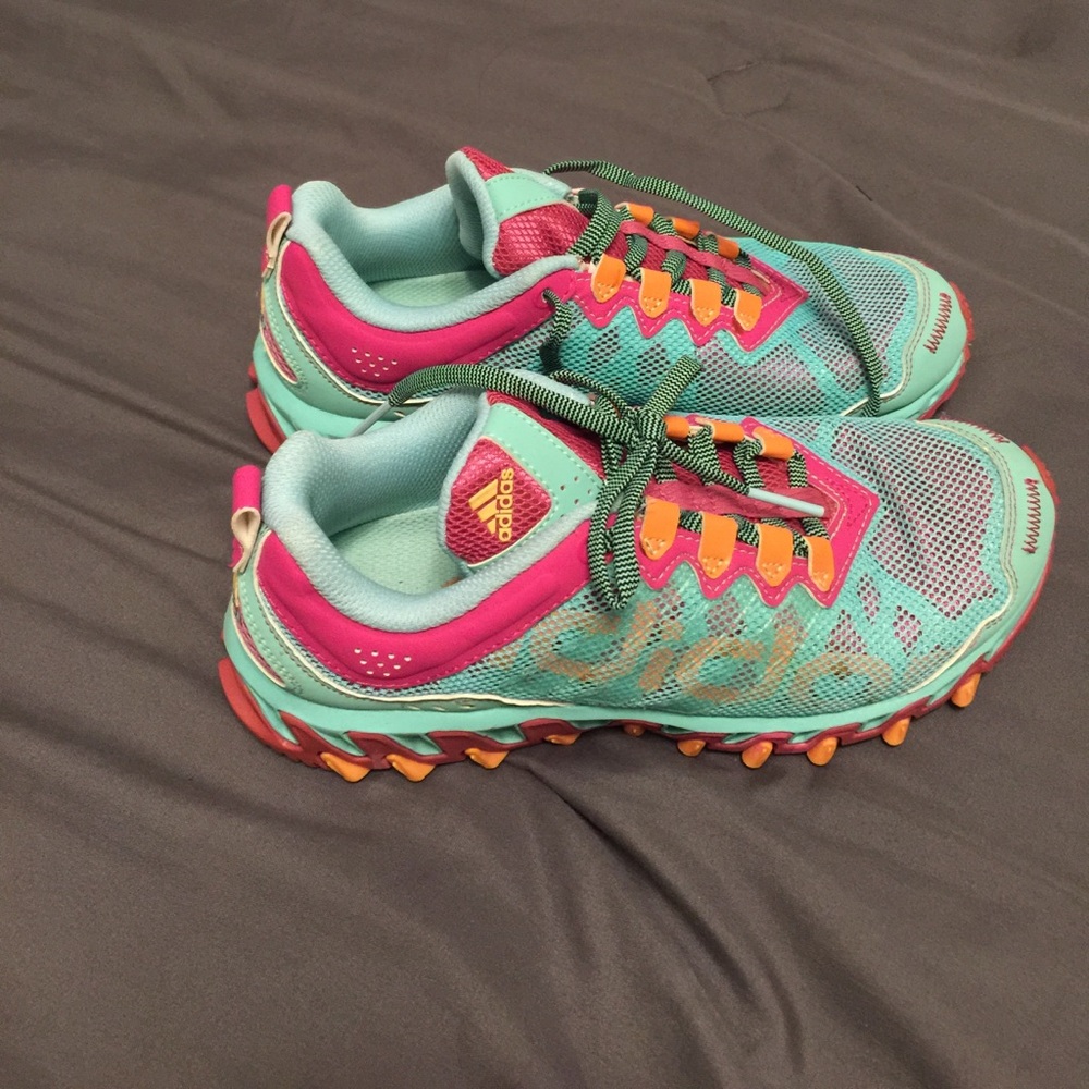 Wore one time, bc to small for me.