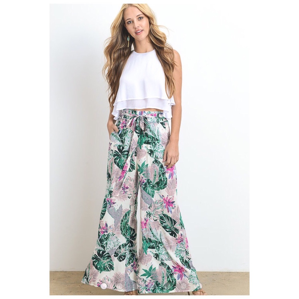 NEW LISTING  🏝The Tropical Farrah Pant