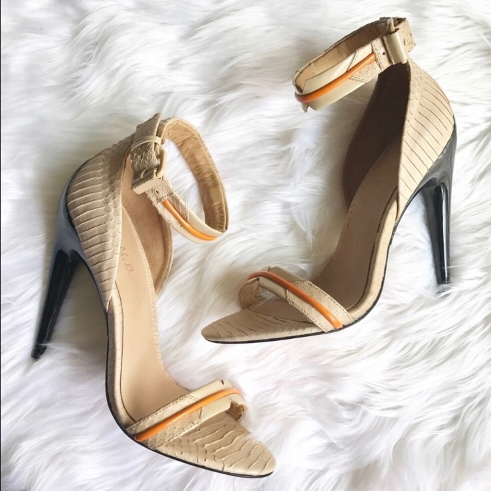 LAMB SHOES