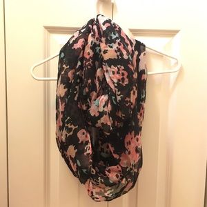 Multicolor infinity scarf