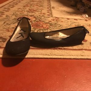 Anne Klein black flats size 7