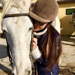 Meet your Posher, Luciana