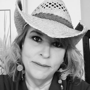 Meet your Posher, Mary ellen