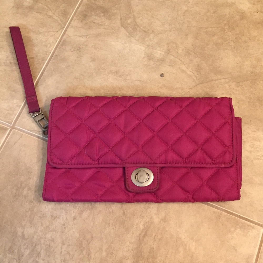 Amanda Smith pink quilted wristlet