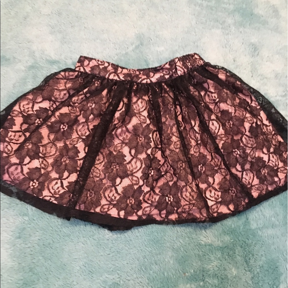 Cherokee girls lace skirt. Size small 6/6x.