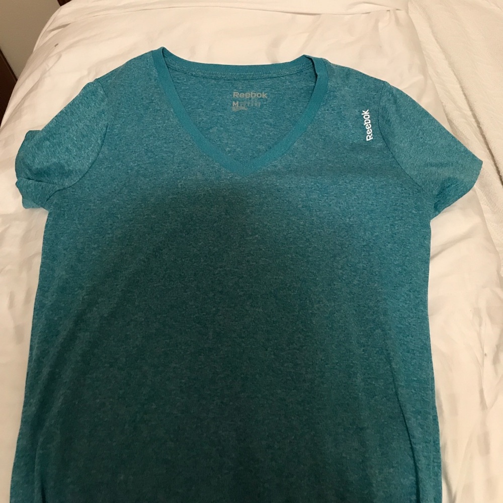 Reebok v-neck tee
