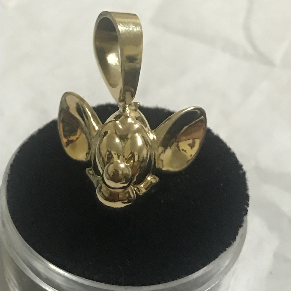 Pinky pendant
