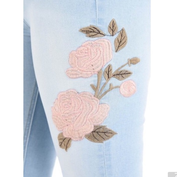 Plus High Waist Embroidered Floral Skinny Jeans - Picture 2 of 2