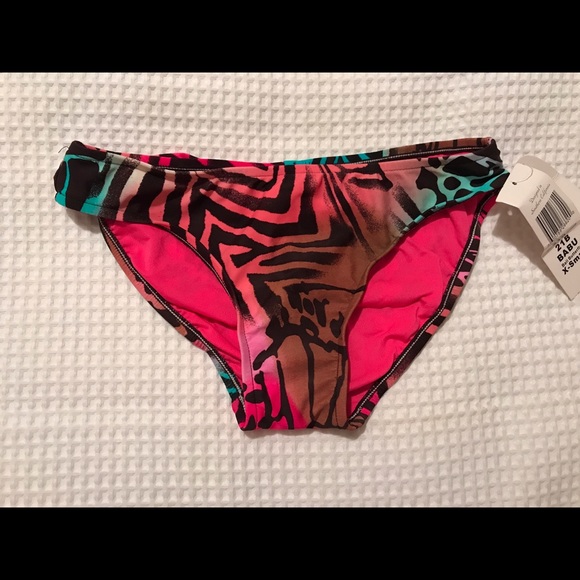 Bikini Bottom - Picture 1 of 2