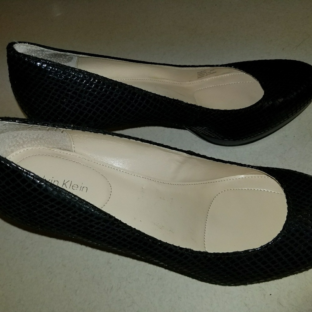 Shoes - Picture 2 of 3