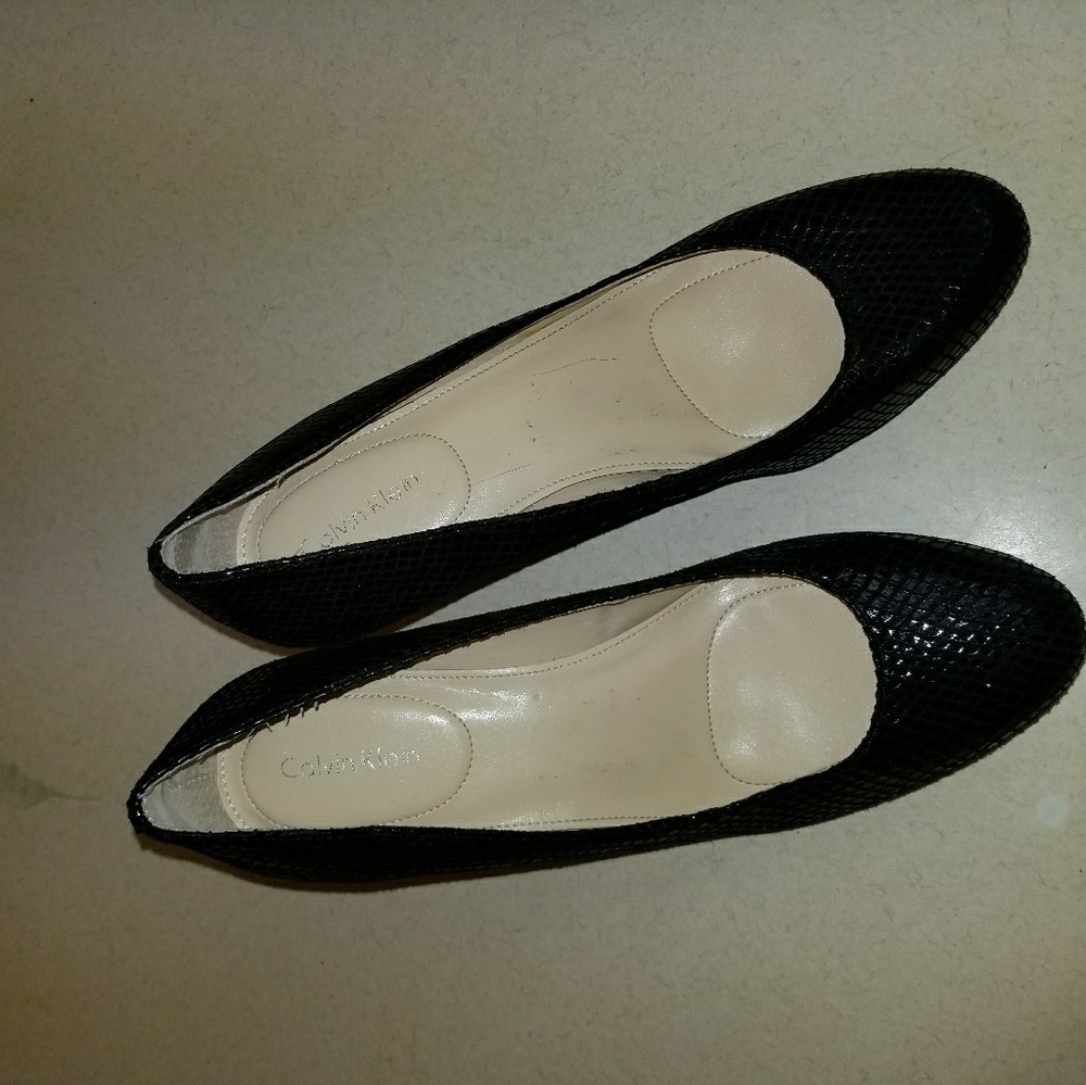 Shoes - Picture 3 of 3