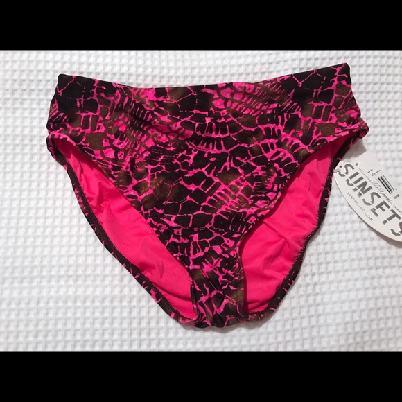 Bikini Bottom - Picture 1 of 2