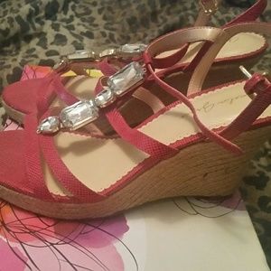 Pink wedges