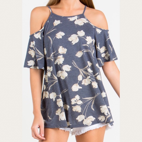 Last 1 Medium Floral Off the Shoulders Top - Picture 4 of 6