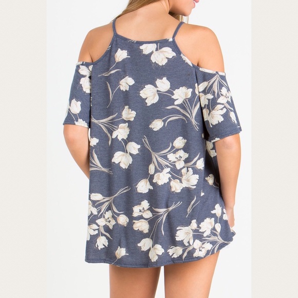 Last 1 Medium Floral Off the Shoulders Top - Picture 6 of 6
