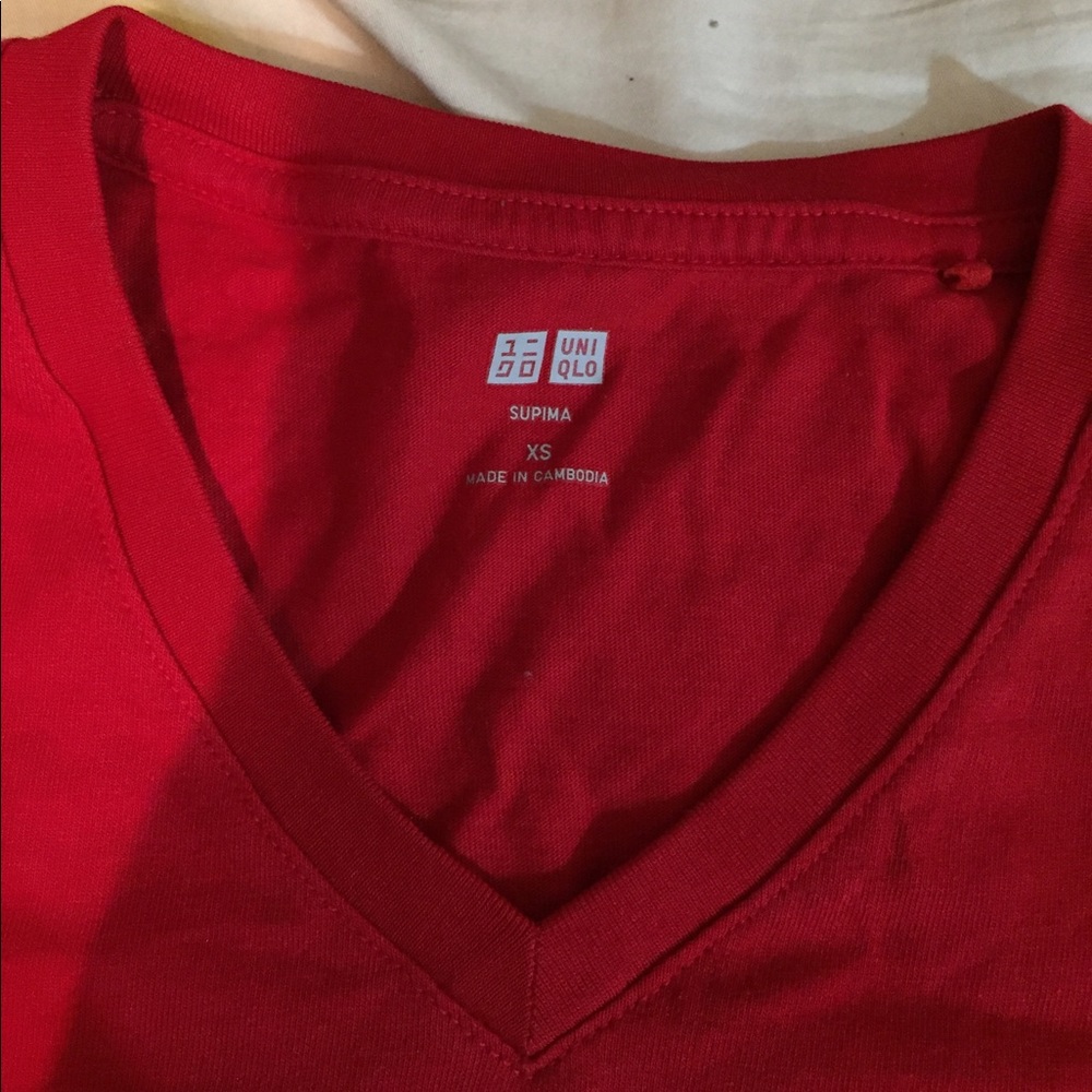 Basic red tee - Picture 2 of 2