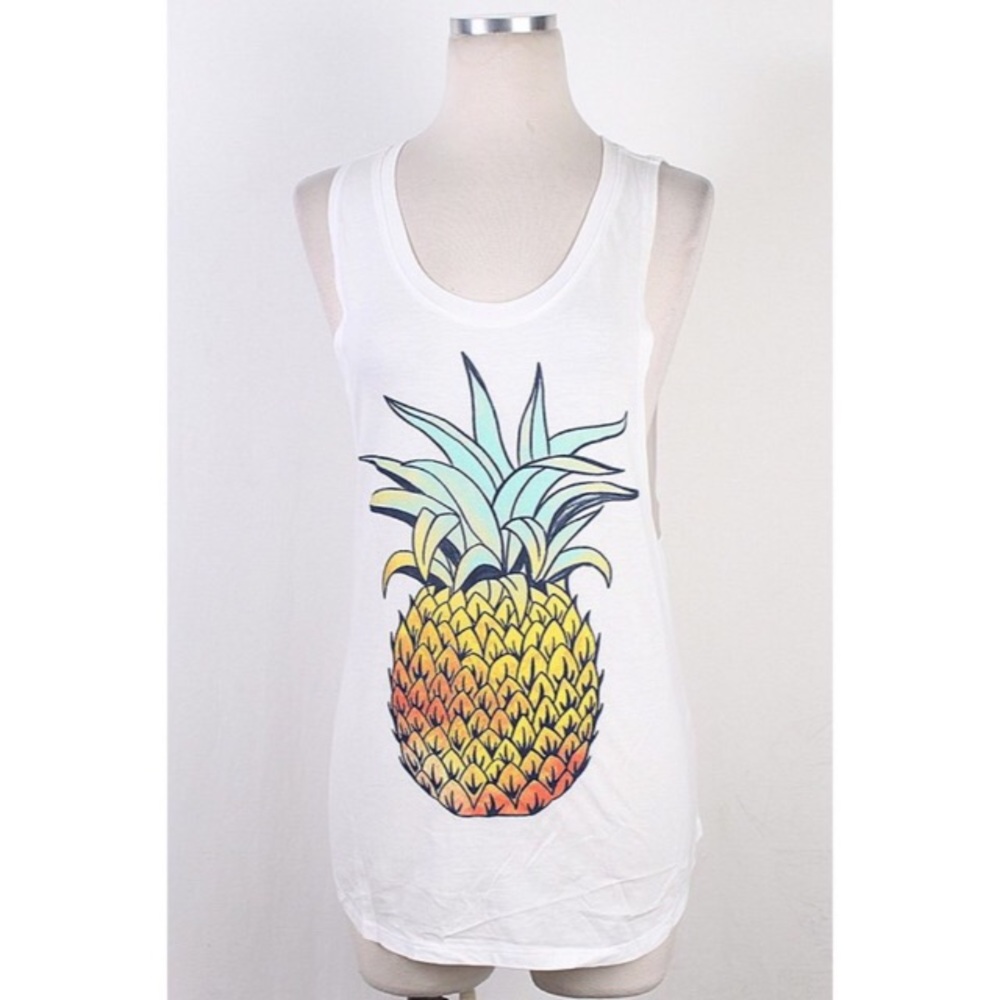 🐘NWT Pineapple Muscle Tee