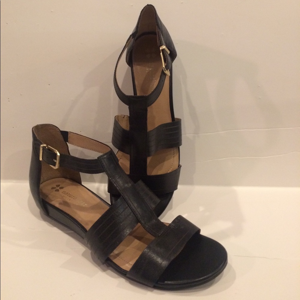 Naturalizer black sandals