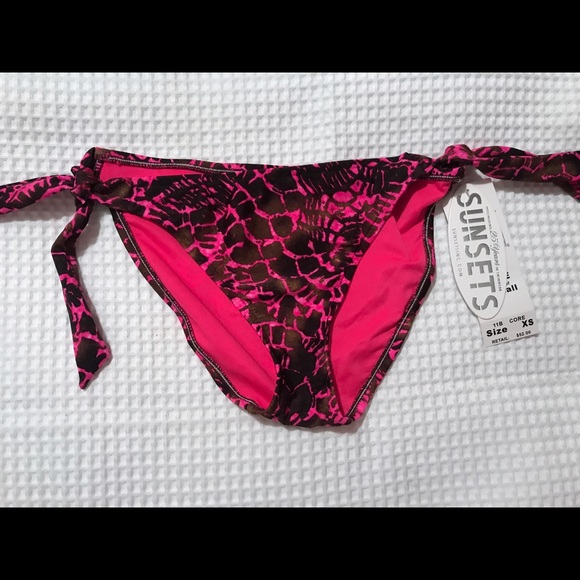 Bikini Bottom - Picture 1 of 2