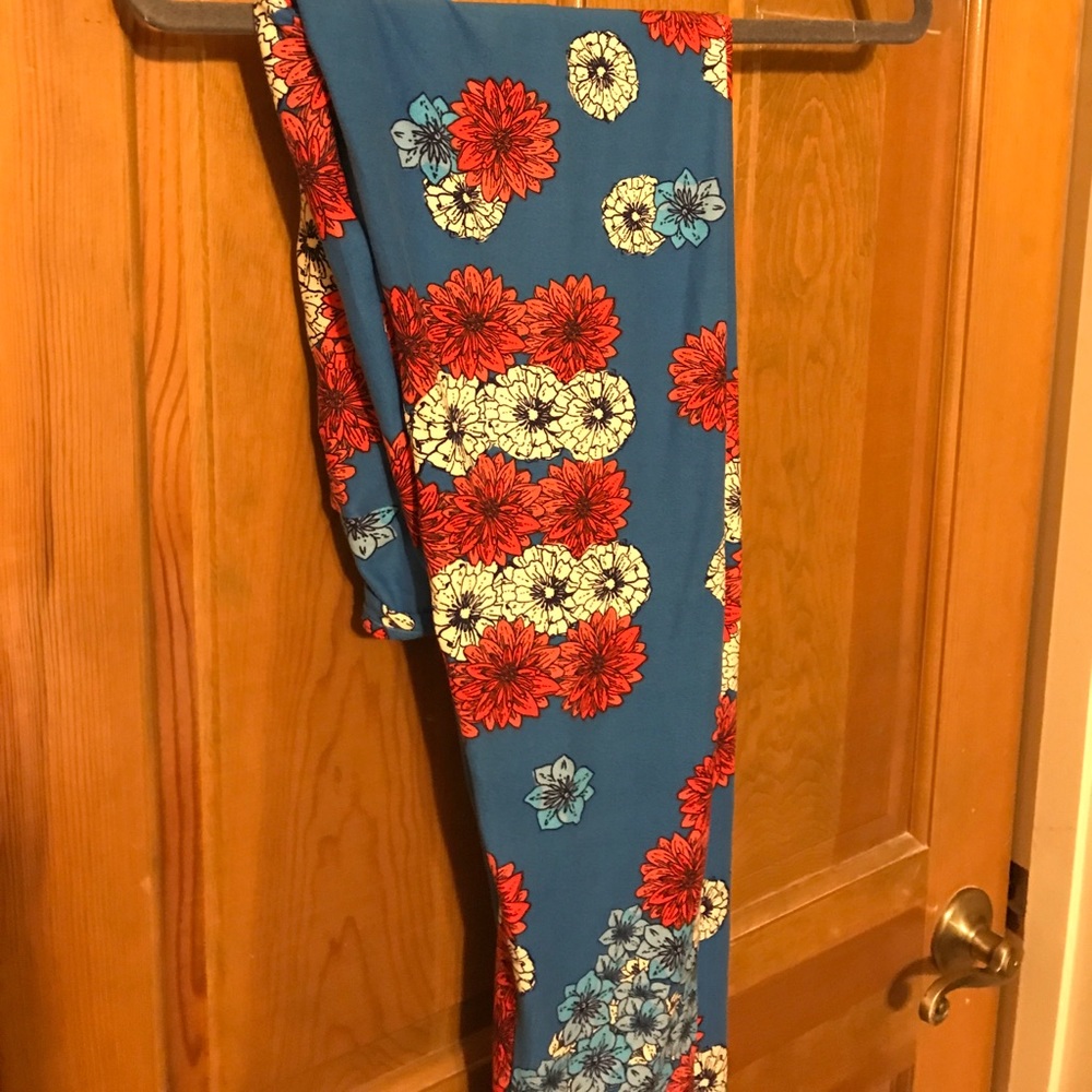 LuLaRoe TC leggings!