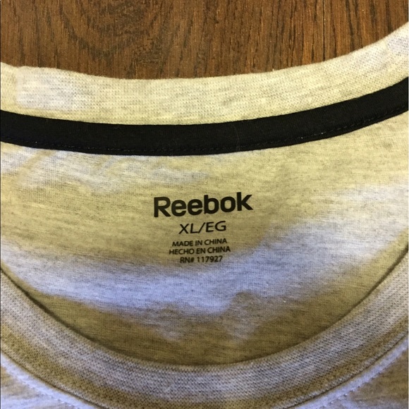 Reebok Men's T-Shirt - Picture 4 of 5