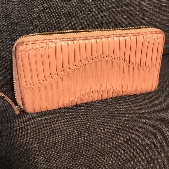 Pink Coach Wallet (authentic) - Picture 4 of 4