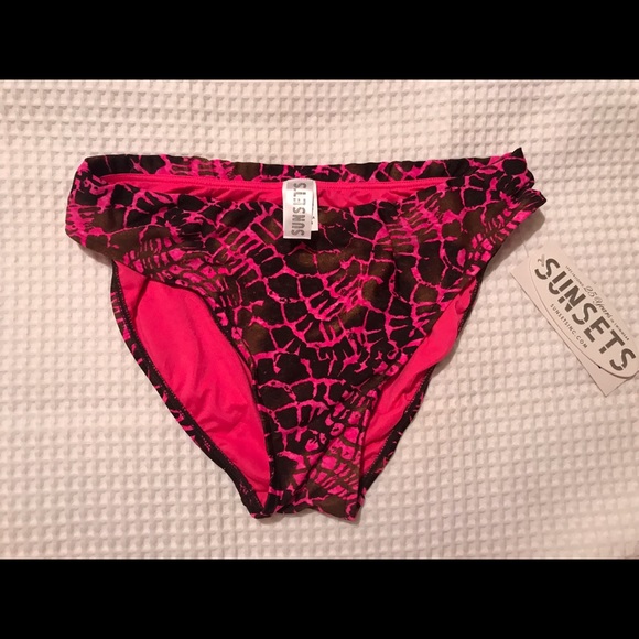 Bikini Bottom - Picture 1 of 2