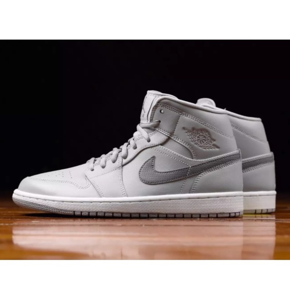 NWT Nike Air Jordan Mid Classic Wolf GreyCool Gray - Picture 2 of 6