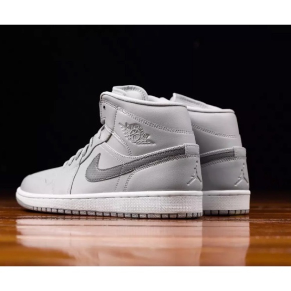 NWT Nike Air Jordan Mid Classic Wolf GreyCool Gray - Picture 5 of 6