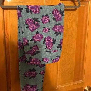 LuLaRoe TC leggings!