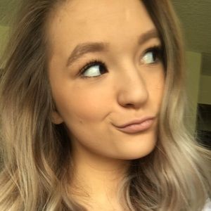 Meet your Posher, Mackenzie