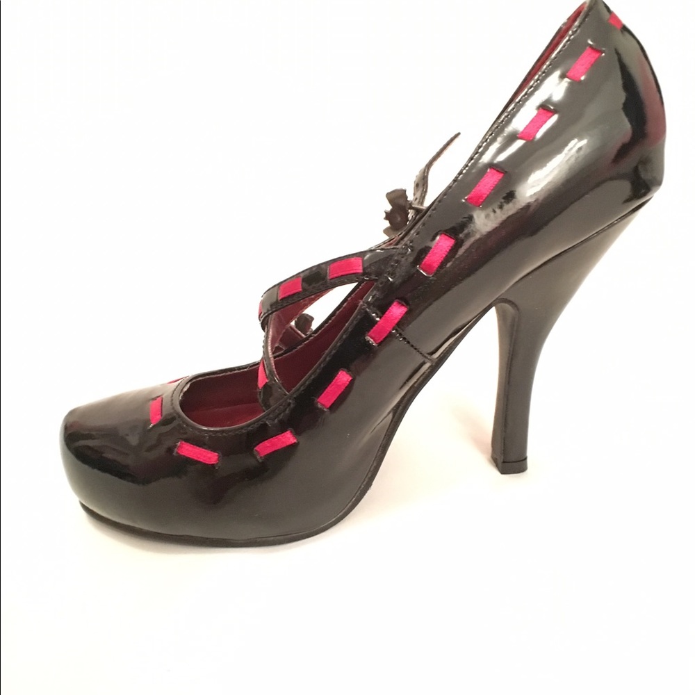 Gothic Lolita Mary Jane pumps black with red bats
