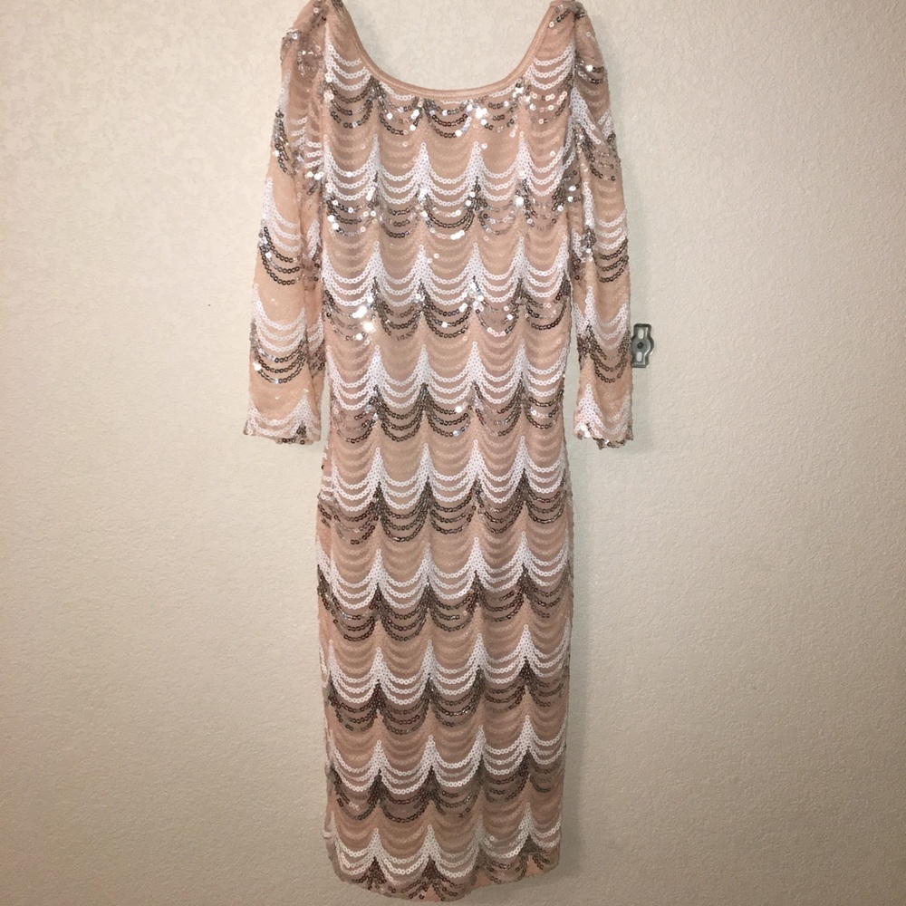 Sequined scalloped print bodycon dress