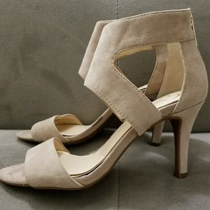 Jessica Simpson size 4 Women's nude sandal heels