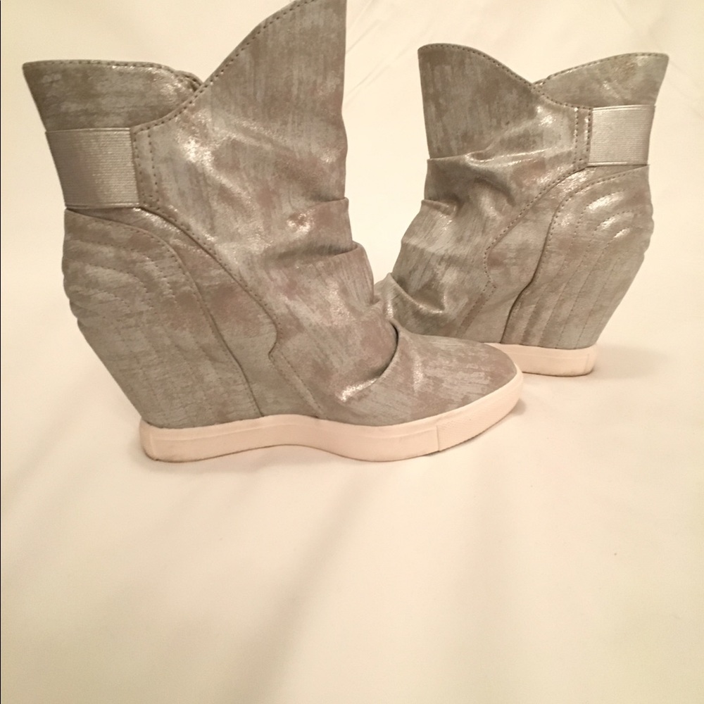 Jennifer Lopez Frannies silver wedge sneaker