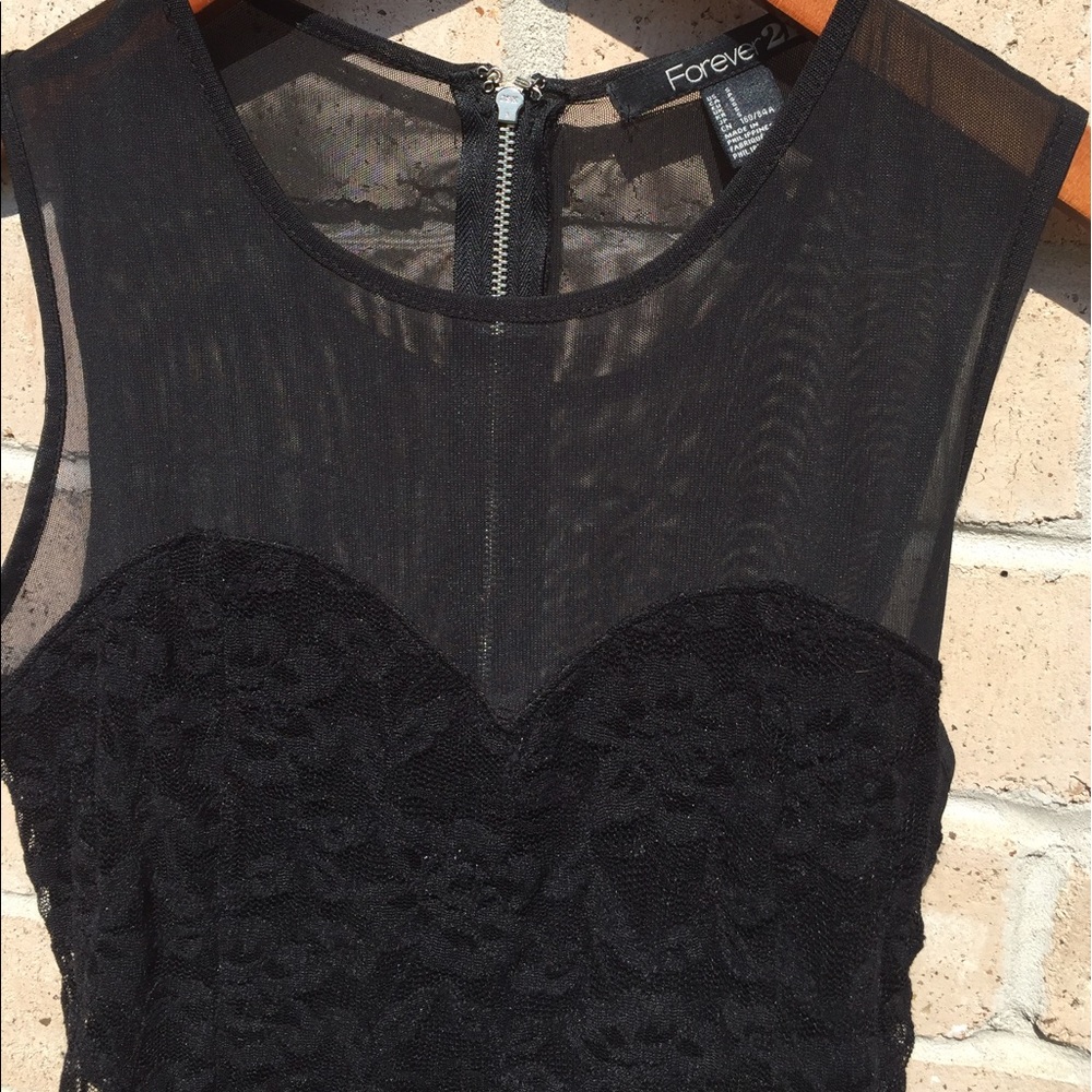 🎉SALE🎉Forever 21 small black lace dress