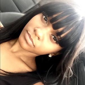 Meet your Posher, Danae