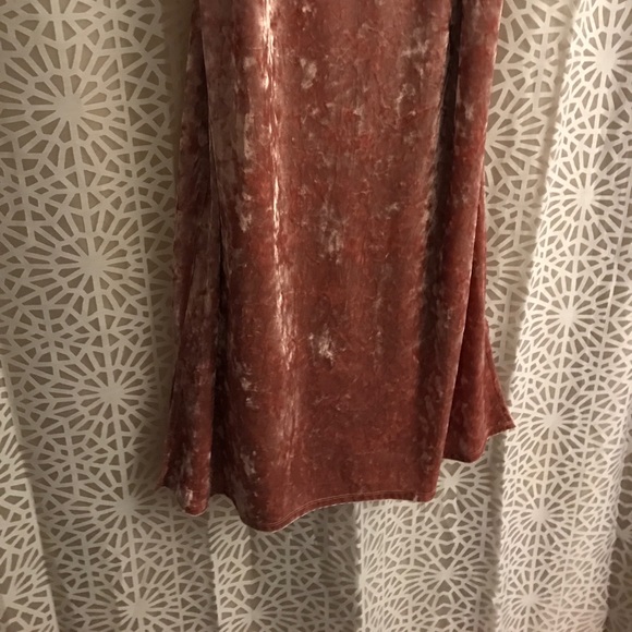 ✨🌙{NWT} Bobeau Pink Velvet Slip Dress - Picture 2 of 8