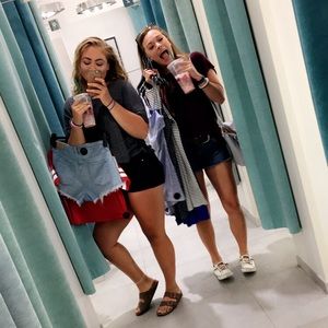 Meet your Posher, Olivia