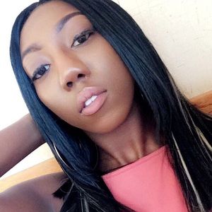 Meet your Posher, Ijaina