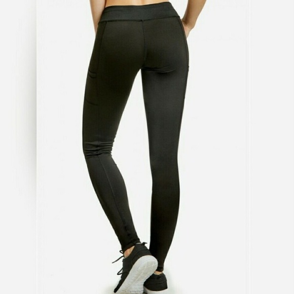 NWT 1 Left -  Fitted Leggings, With Side Pockets! - Picture 2 of 4