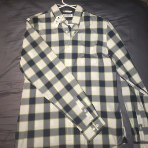 Dress shirt/button down. White, blue, yellow. M/M