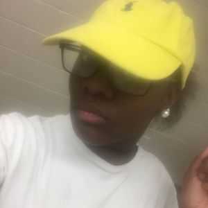 Meet your Posher, Avonna