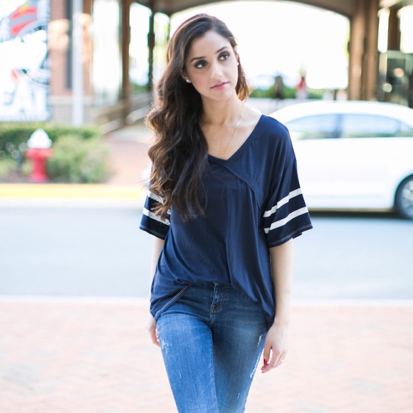 Casual & Comfy Navy Tunic Top - Picture 3 of 5