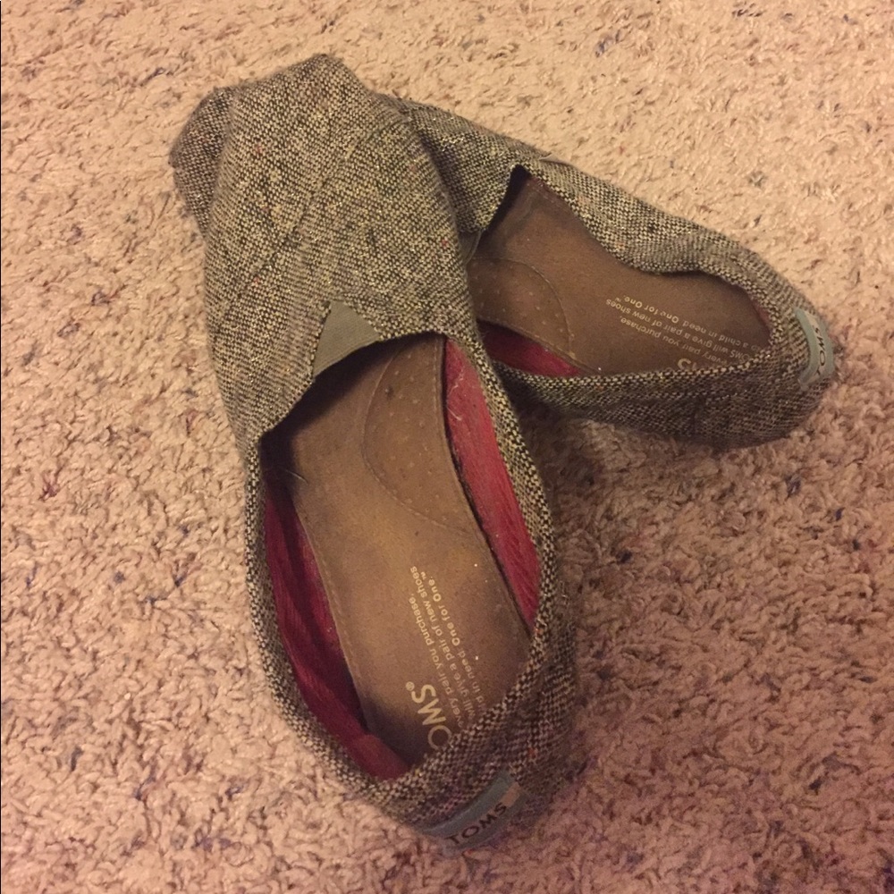 Toms shoes😍