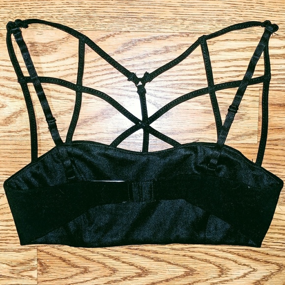 LAST ONE! NWOT Black Cage Front Bralette - Picture 2 of 2