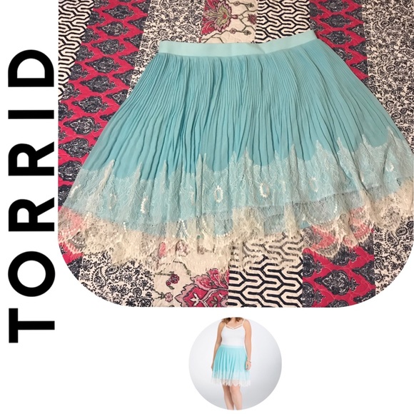 torrid Dresses & Skirts - NWT Torrid light blue pleated chiffon skirt